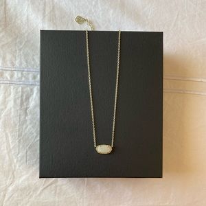 Kendra Scott necklace